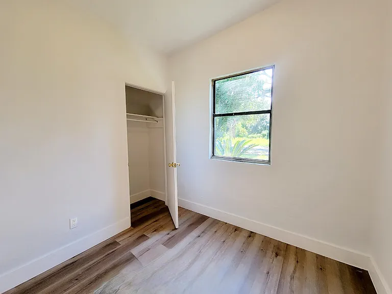 906 N Veterans Dr — Photo 13
