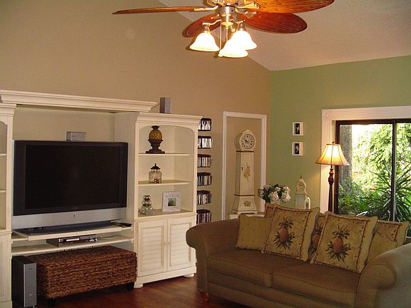 LIVING/GREAT ROOM