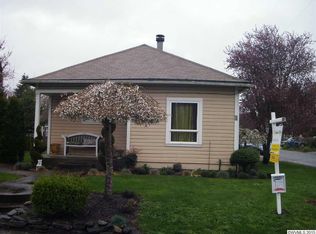 715 Harrison St, Woodburn, OR 97071