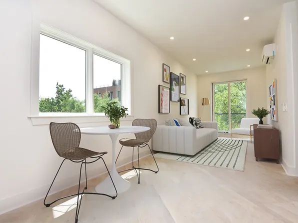 423 Tompkins Avenue image 1 of 5