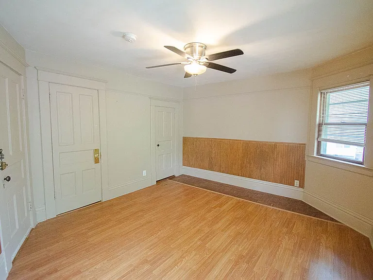 209 S Pearl St — Photo 4