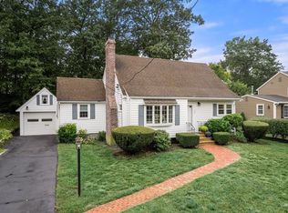 137 Ledgewood Rd, Dedham, MA 02026