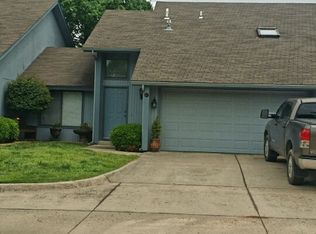 407 S 20th St, Rogers, AR 72758