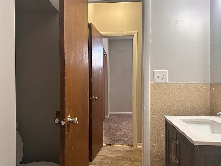 819 Studio Bathroom