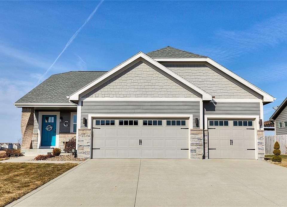 1st image of 402 NE Westgate Dr