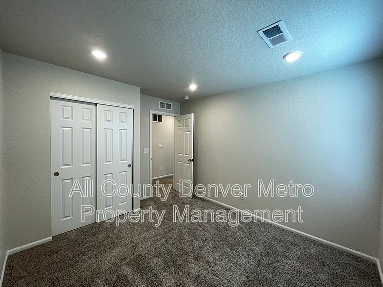6089 N Liverpool St — Photo 7