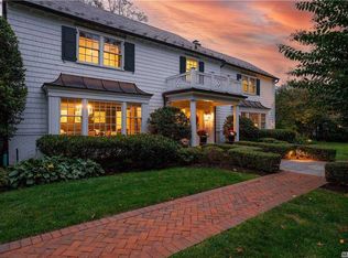 150 Elderfields Rd, Manhasset, NY 11030