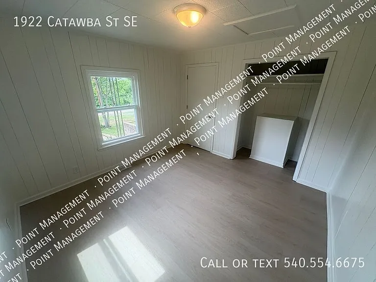 1922 Catawba St SE — Photo 4