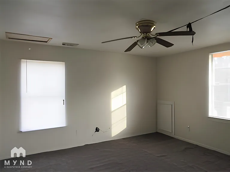 2112 Wavell St — Photo 9
