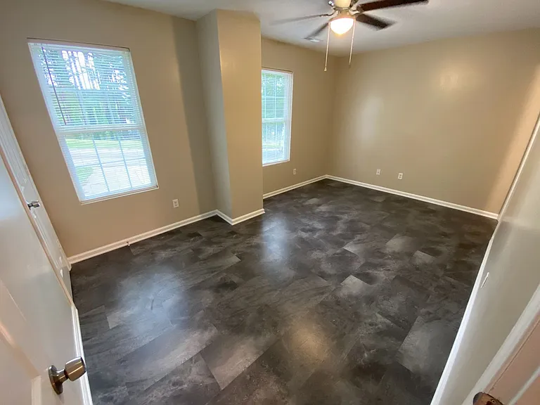 909 Bragg St #102 — Photo 30