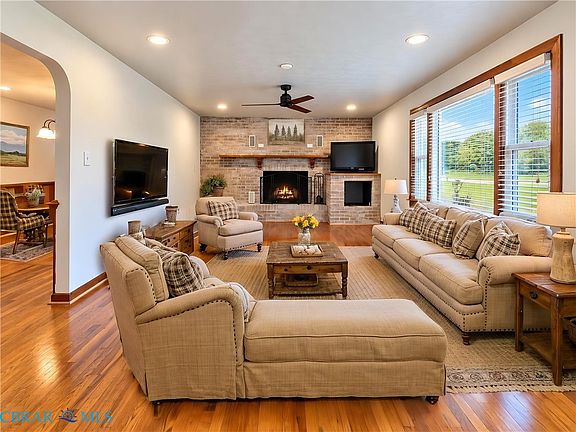 3rd image of 186 Pine Hall Rd