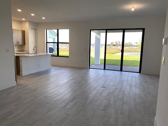 4th image of 16164 Sea Glass Way