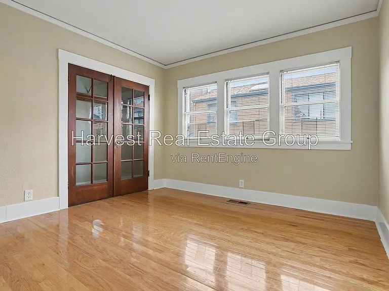 2156 Clinton Ave #D — Photo 10