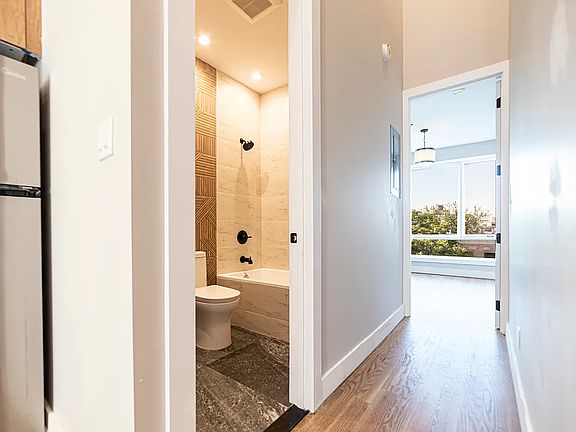 4th image of 1405 Herkimer St #4R