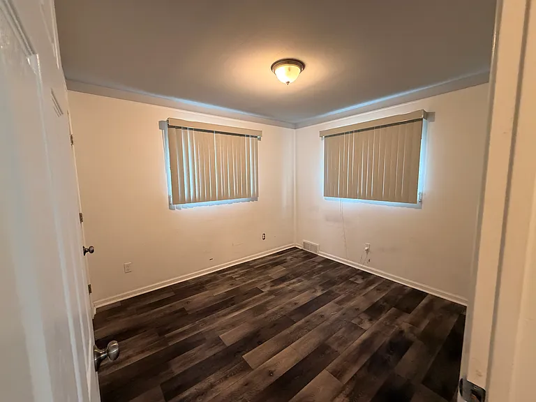 28622 Leona St — Photo 13