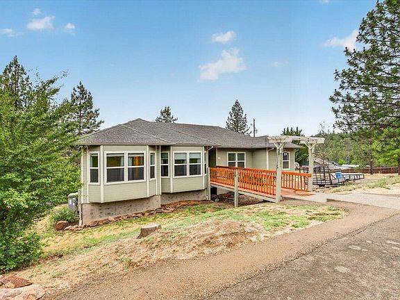 2nd image of 394 Pinetop Ter