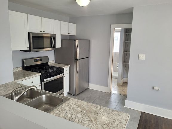 kitchen- fits a nice 2 seat table or small island