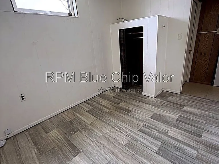 3406 Van Hook Ave — Photo 2