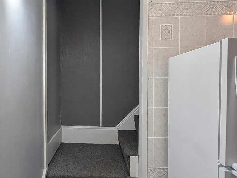 316 11th Ave #B — Photo 9