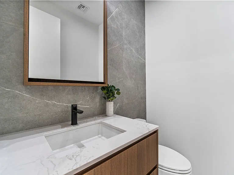 222 Washington Pl — Photo 12