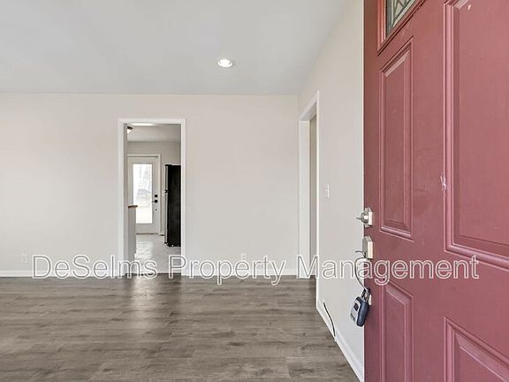 5th image of 802 Ramsey St