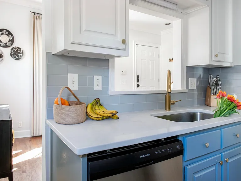 935 Greenwood Ave NE #C — Photo 9