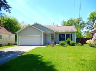 1117 N 14th St, Dekalb, IL 60115