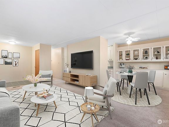 This photo is virtually staged.>