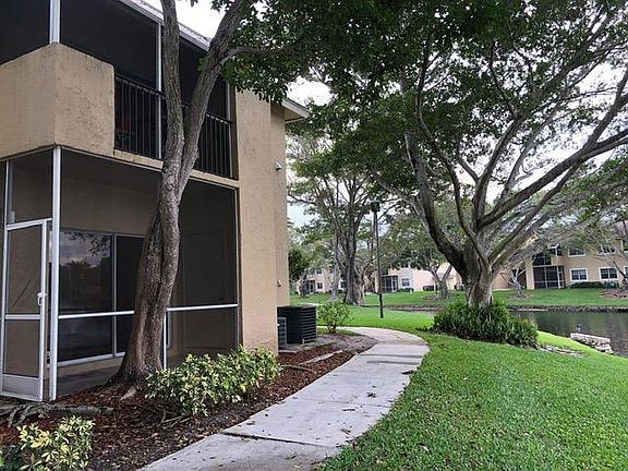 5th image of 660 Cypress Club Way #A