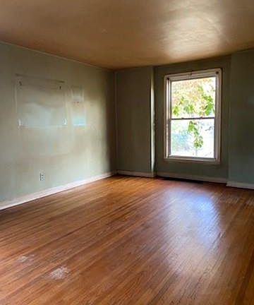 3rd image of 215 Keller Ave