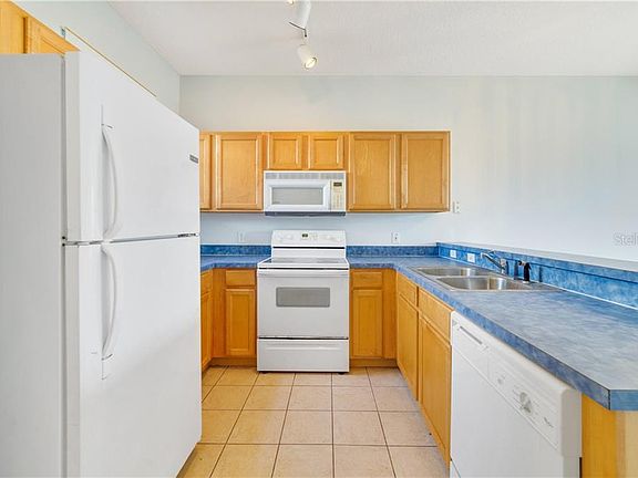 2nd image of 612 Monroe Cir