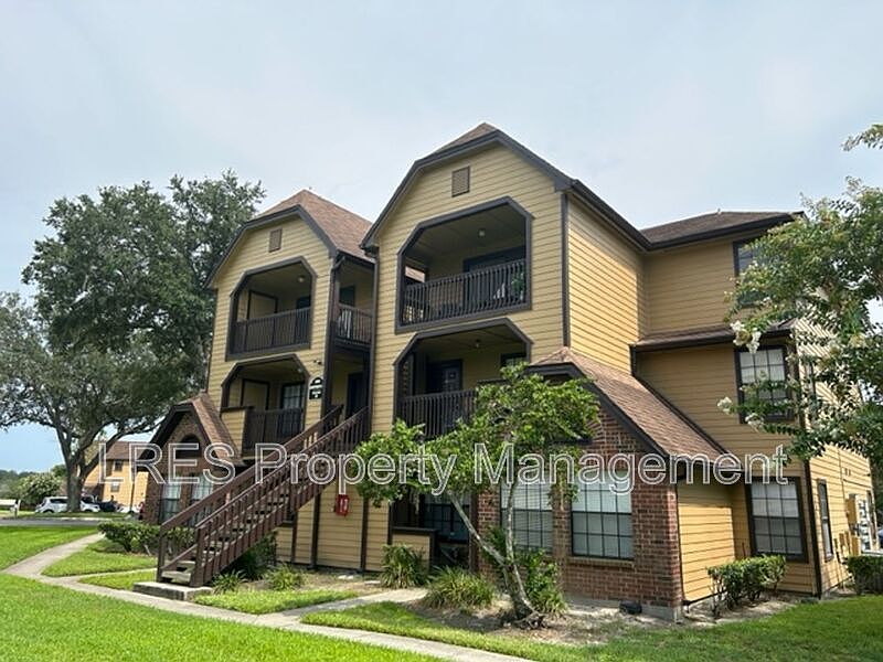 1st image of 380 Lakepointe Dr Unit 203