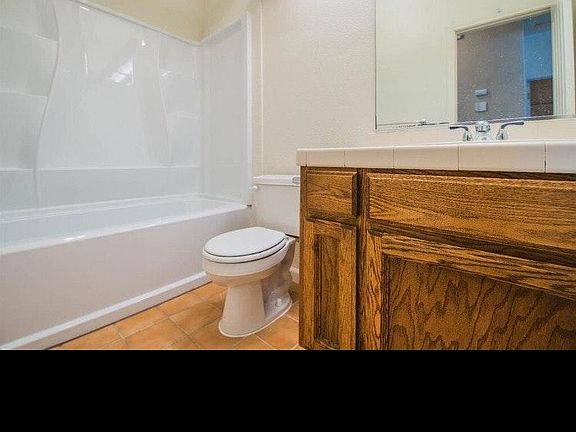 4th image of 334 Stonewood Dr