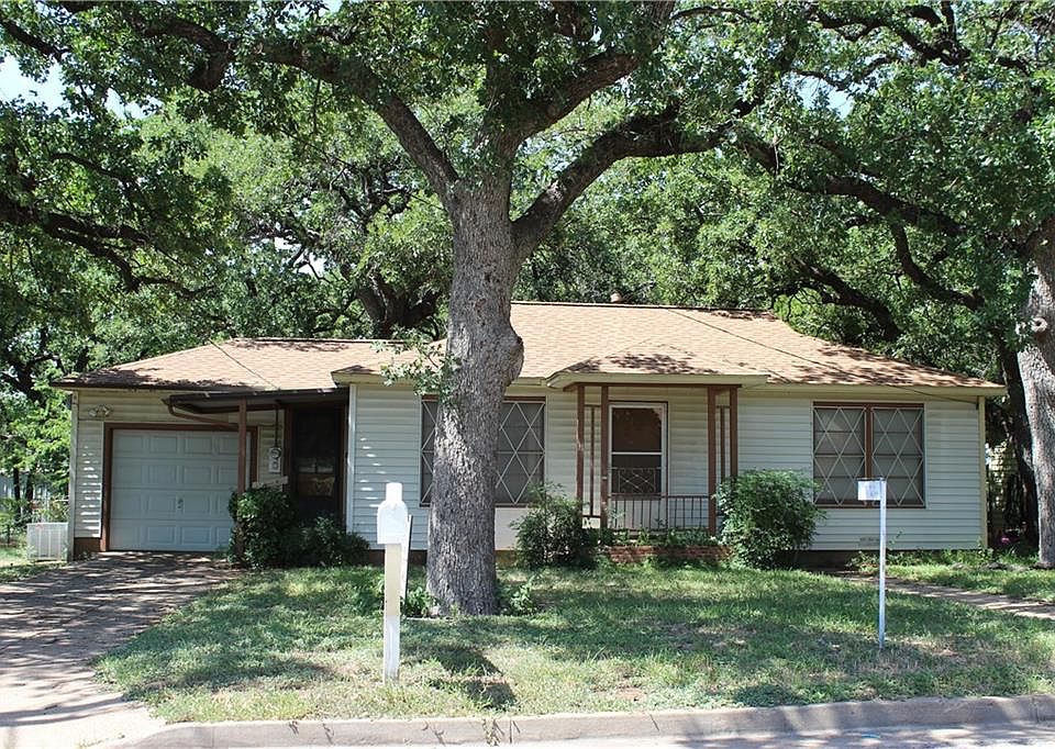 1st image of 305 SE 20th St