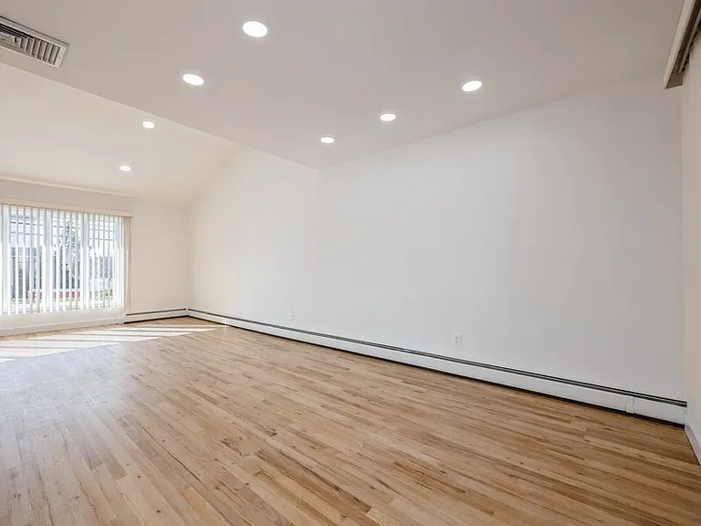 482 Harbor Dr — Photo 11