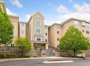 11484 Fairfield Rd W UNIT 301, Hopkins, MN 55305