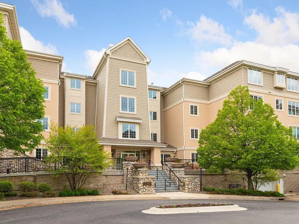 11484 Fairfield Rd W Unit 301, Hopkins, MN 55305