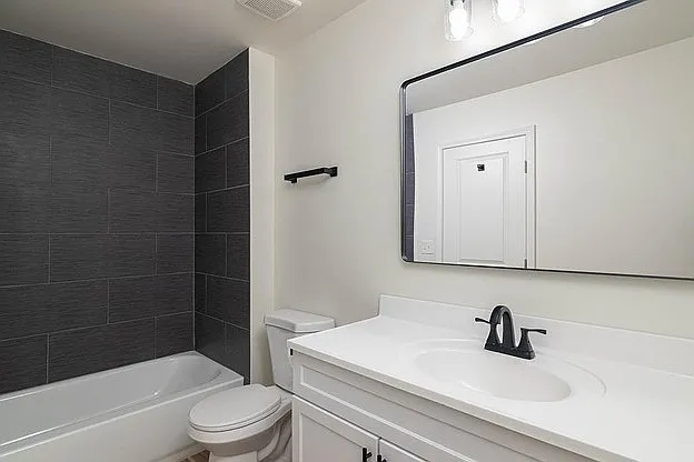 808 Deerfield Dr — Photo 10