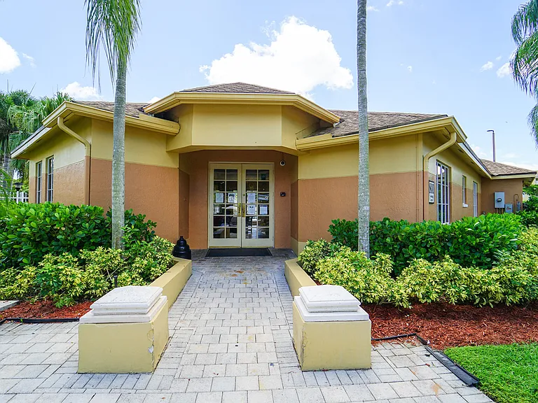 Homestead Colony Apartments — Photo 6