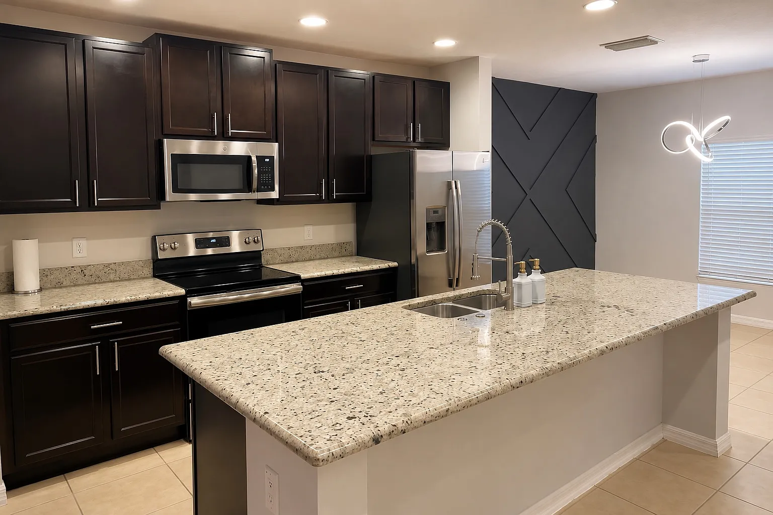 3 bed, 1847 sqft, $2,200 — Photo 2