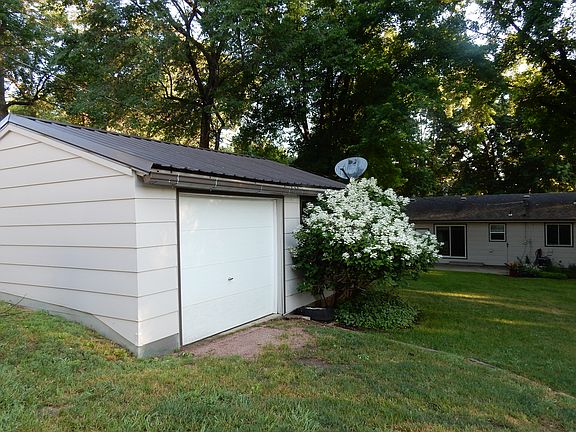 detached garage in back