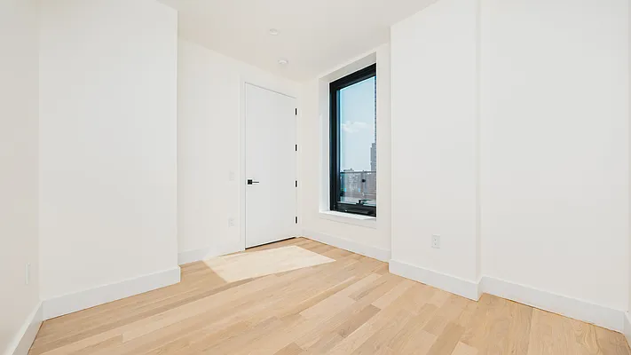 Rented by Nooklyn NYC LLC | media 18