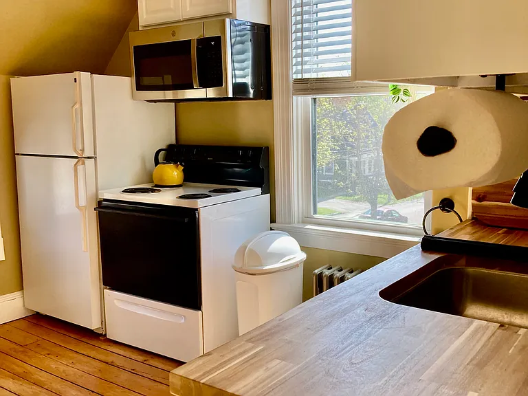 933 Main St #2 — Photo 9