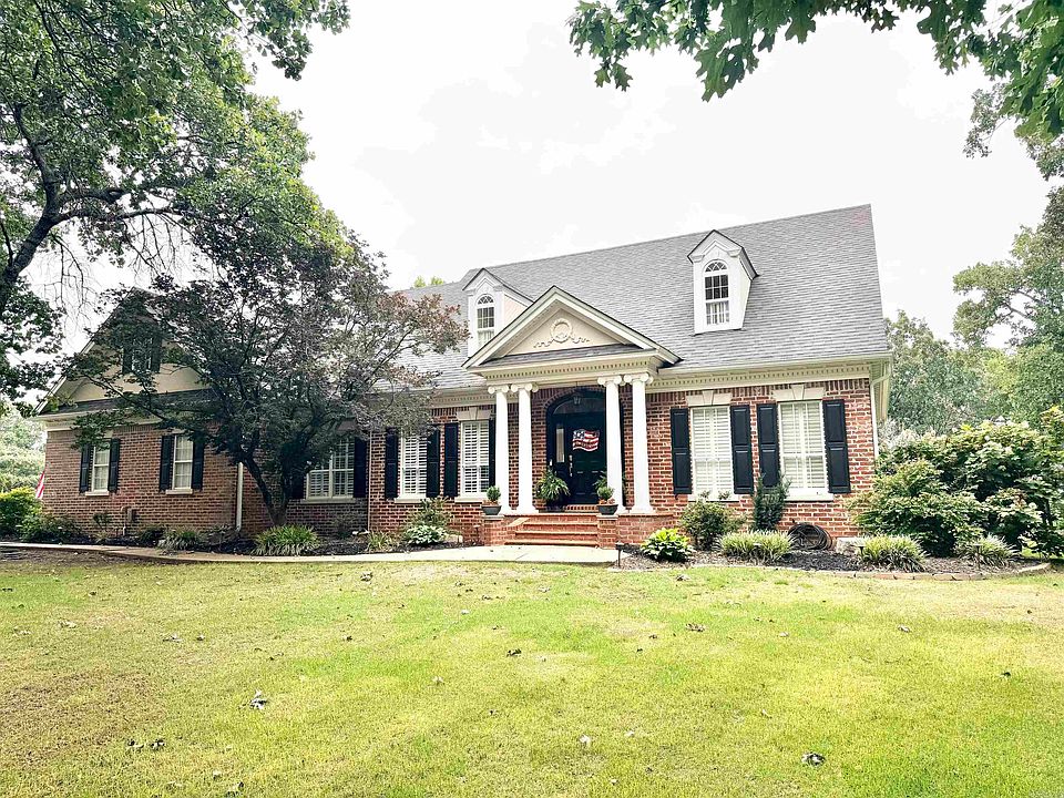 1st image of 3215 Majestic Cir