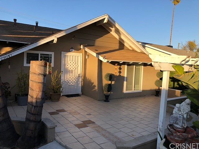 1st image of 23047 Vanowen St