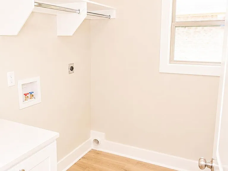 5402 Lotus St — Photo 13