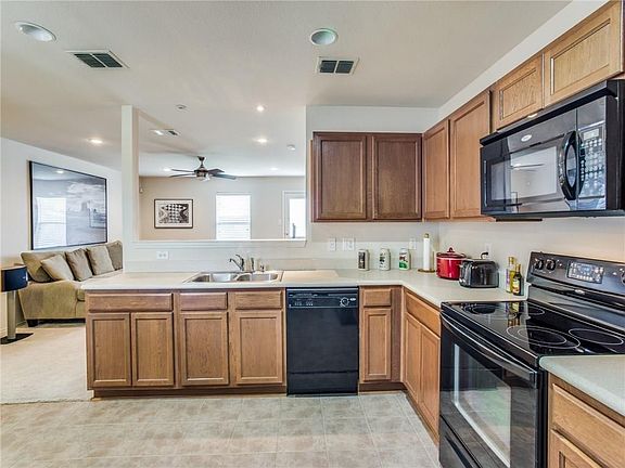 4th image of 10328 Animas Ct