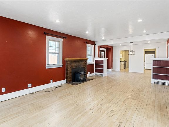 4th image of 638 Lewis Ave