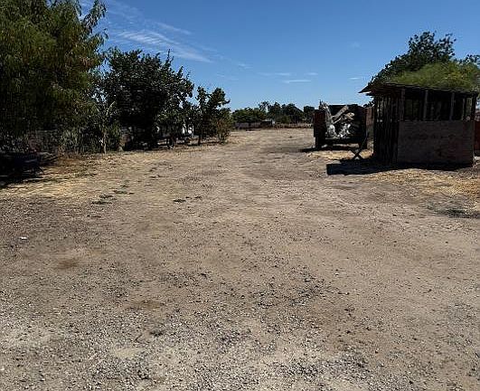 4th image of 488 E Childs Ave