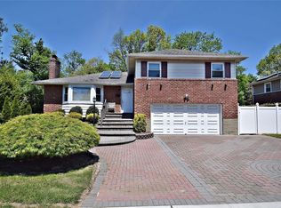 33 Hicks Ave, Syosset, NY 11791